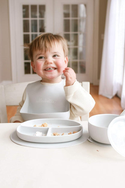 7 piece baby feeding feeding set with suction toddler plate, silicone suction bowl with lid, and 2 spoons