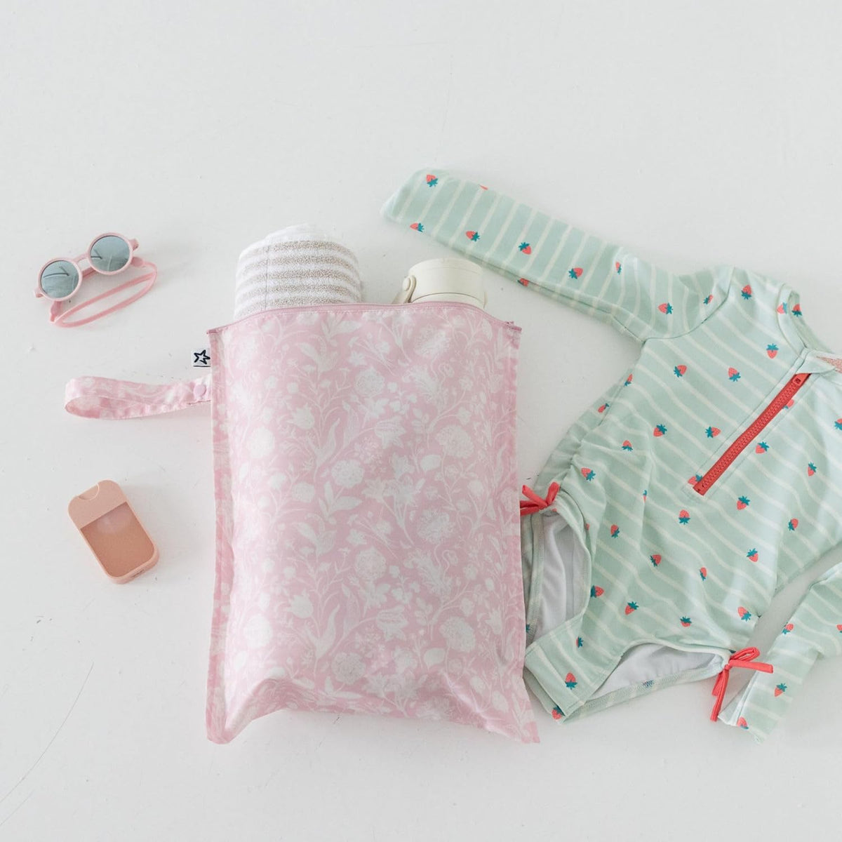 Mess Proof Wet Bags | Reusable Waterproof Wet Bags for Swimsuits | Baby Clothes | Travel & Diaper Bag (Pink, Brown Checkers) - Colors A