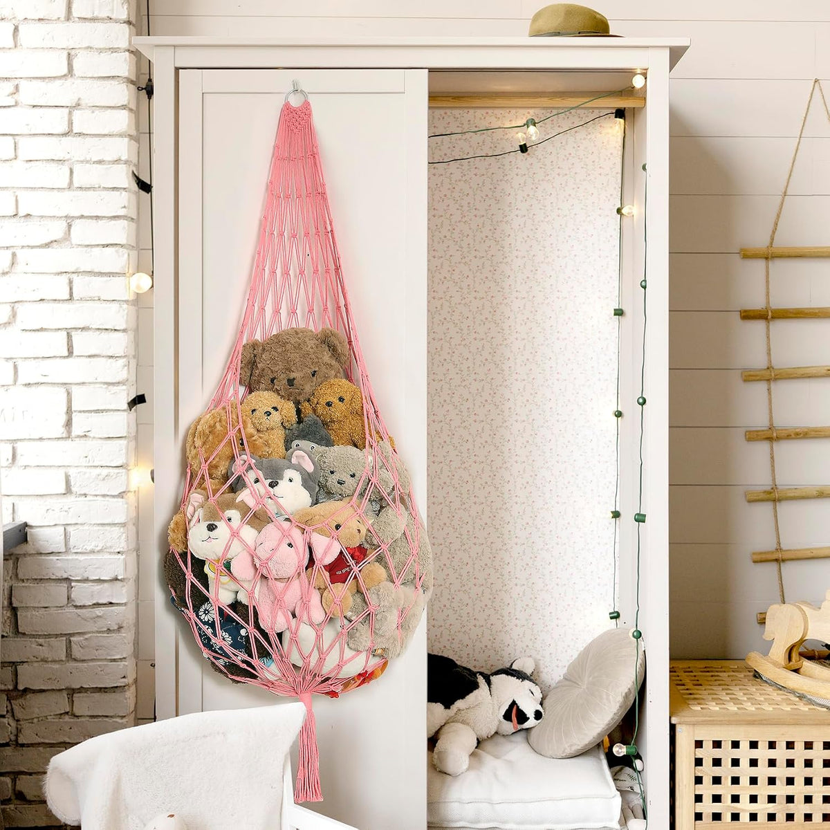 Stuffed Animal Hammock Corner, Boho Macrame Plush Toy Storage Net for Wall, Hanging Stuffed Animal Holder for Nursery, Playroom, Kids Room, Cream