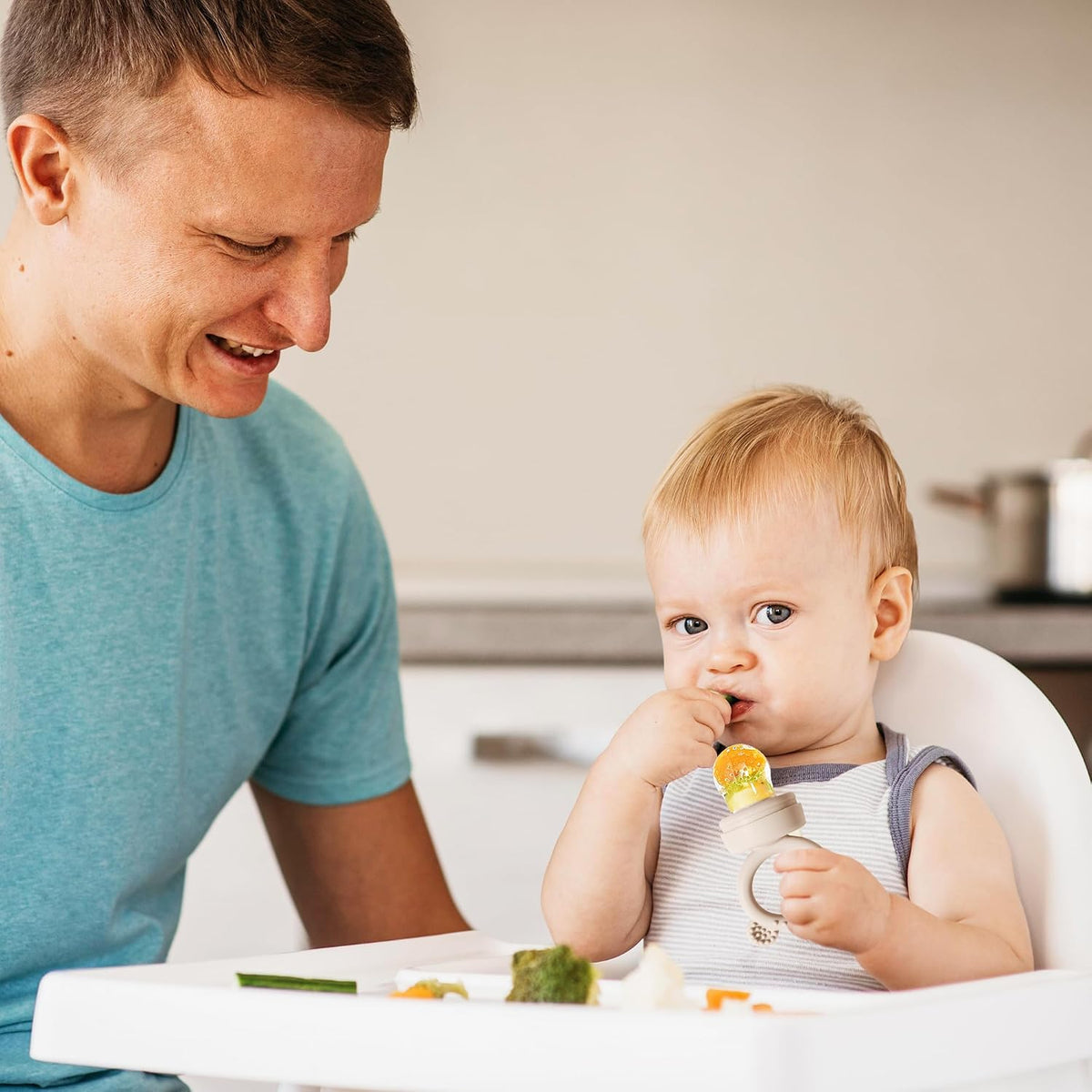 Silicone Freezer Tray Baby Fruit Feeder Food Teething Set Must-Have Pacifiers and Food Storage Containers for Babies 6 Months and Up