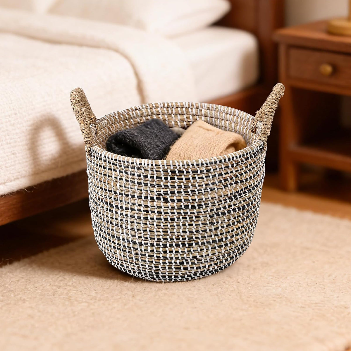 Seagrass Laundry Hamper Set with Lids, 4-Piece Handwoven Wicker Storage Baskets with Washable Liners, Includes 2 Large Hampers and 2 Shelf Bins for Bedroom Bathroom Laundry Room
