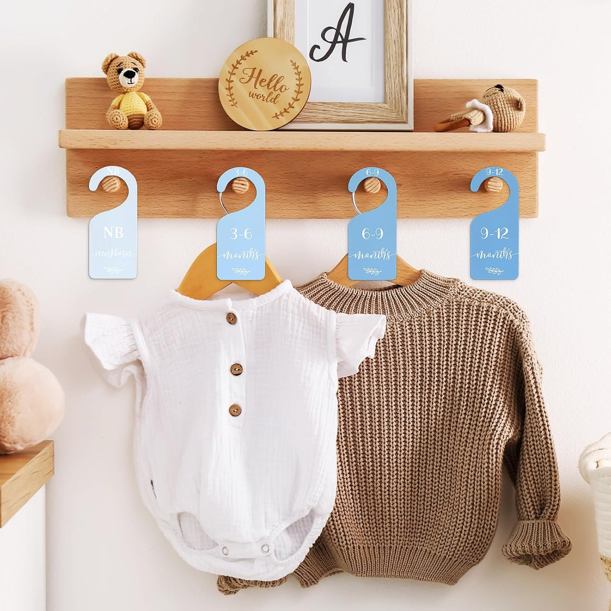7Pcs Green Wooden Baby Closet Size Dividers with Green Velvet Bag Newborn to 24 Month Thicken Infant Wardrobe Hanger Organizers for Home Nursery Supplies