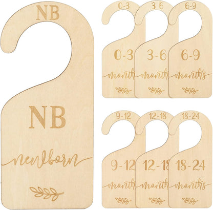 7Pcs Green Wooden Baby Closet Size Dividers with Green Velvet Bag Newborn to 24 Month Thicken Infant Wardrobe Hanger Organizers for Home Nursery Supplies