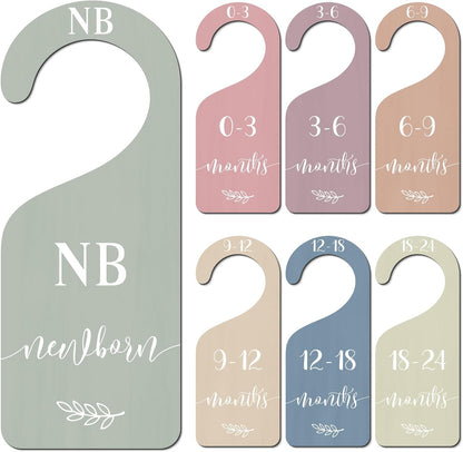 7Pcs Green Wooden Baby Closet Size Dividers with Green Velvet Bag Newborn to 24 Month Thicken Infant Wardrobe Hanger Organizers for Home Nursery Supplies