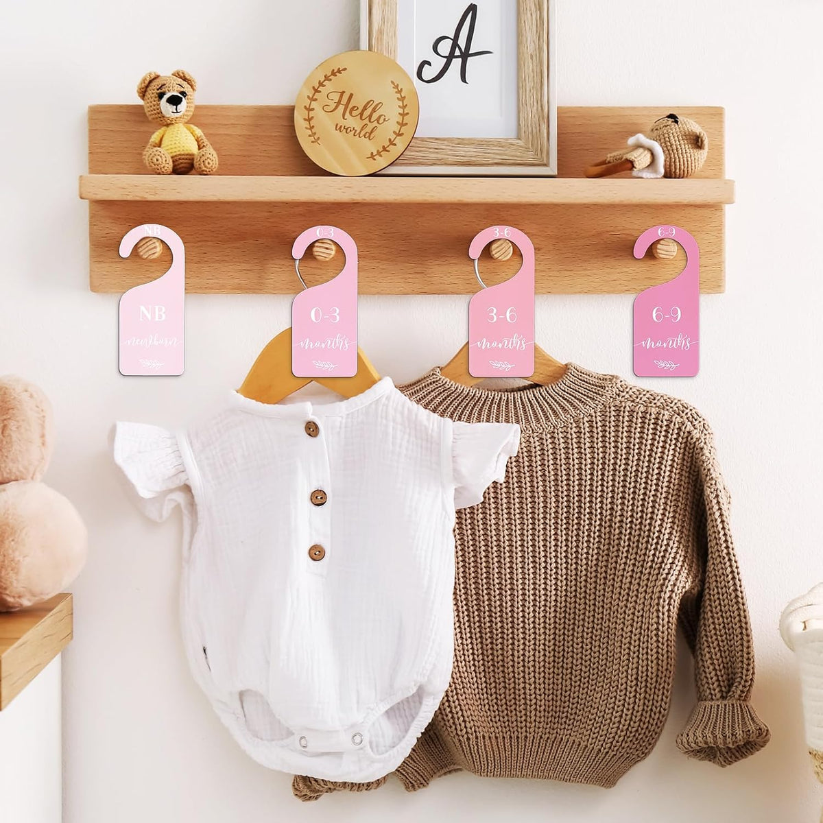 7Pcs Green Wooden Baby Closet Size Dividers with Green Velvet Bag Newborn to 24 Month Thicken Infant Wardrobe Hanger Organizers for Home Nursery Supplies