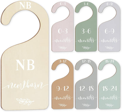 7Pcs Green Wooden Baby Closet Size Dividers with Green Velvet Bag Newborn to 24 Month Thicken Infant Wardrobe Hanger Organizers for Home Nursery Supplies
