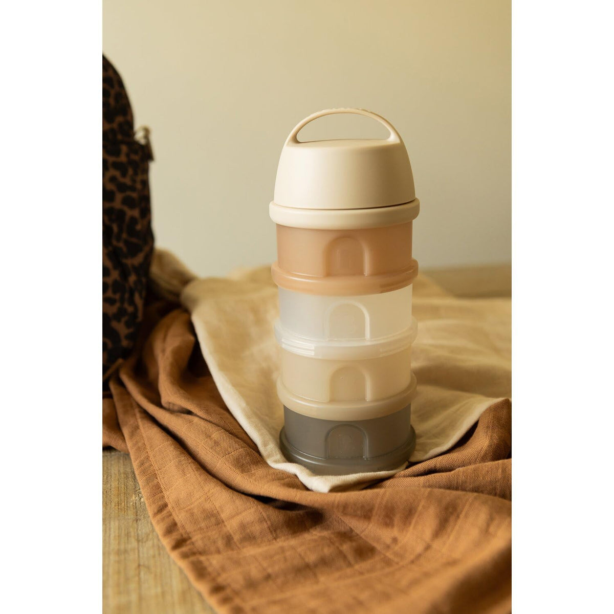 BEABA Formula and Snack Container, Baby Formula Dispenser, Toddler Baby Snack Storage Container, Holds up to 11 Doses of Milk Powder Per Compartment, Made in France, Oat