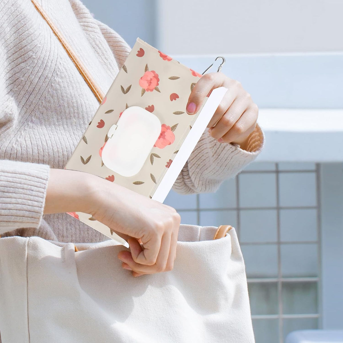 3 Pcs Travel Wipes Case, Portable Reusable Wipes Pouch, Waterproof and Dustproof Wipe Holder Travel for Diaper Bags and Strollers, and It is Easy to Keep Wipe Fresh