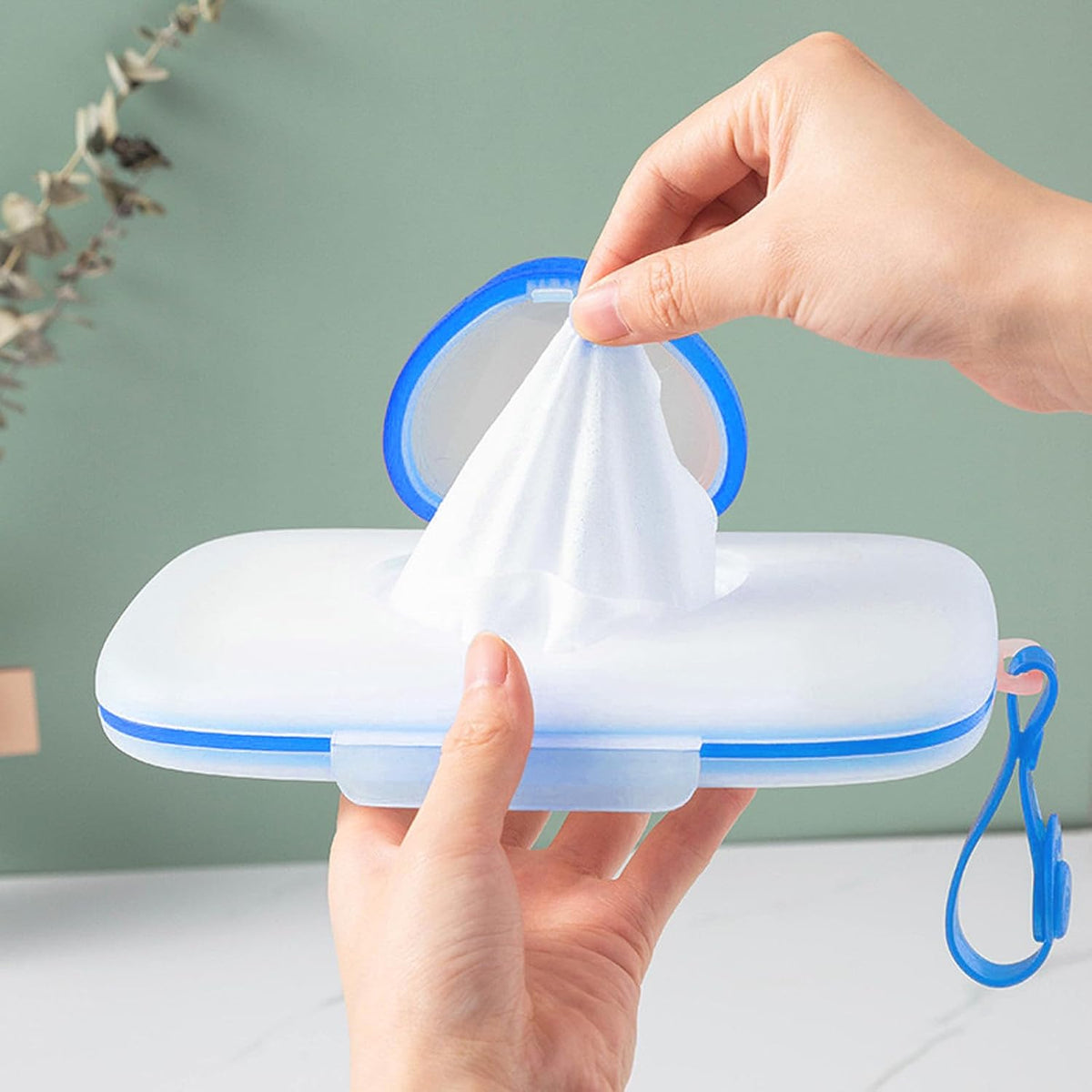 Wipes Dispenser Portable Wipes Container, Travel Wipes Case, Reusable Wipe Holder for Diaper Bag, Refillable Wipes Pouch for Outdoor Cars