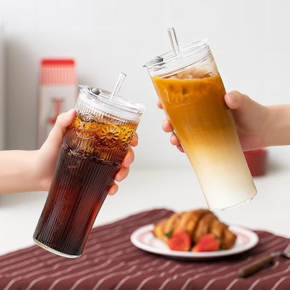 Glass Tumbler, 20 oz Iced Coffee Cup with Straw and Lid | Daisy pattern design, 2-in-1 leakproof lid, reusable glass design for iced coffee, tea & smoothies, for home, office & travel