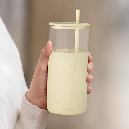 Glass Tumbler with Straw and Lid, Glass Water Bottle with Silicone Sleeve 20oz, Smoothie, Iced Coffee Cup, Gifts for Women Teen Girls Birthday Christmas (Cream)