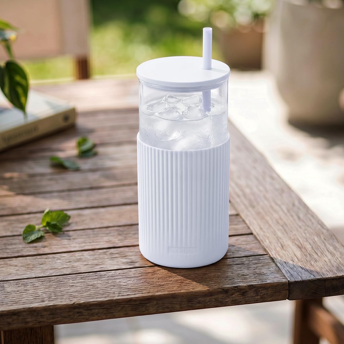 Glass Tumbler with Straw and Lid, Glass Water Bottle with Silicone Sleeve 20oz, Smoothie, Iced Coffee Cup, Gifts for Women Teen Girls Birthday Christmas (Cream)